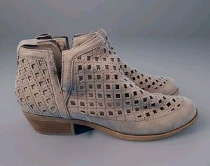 Carols Ankle Booties Heeled Sz 8.5 Faux Suede Barnes Taupe